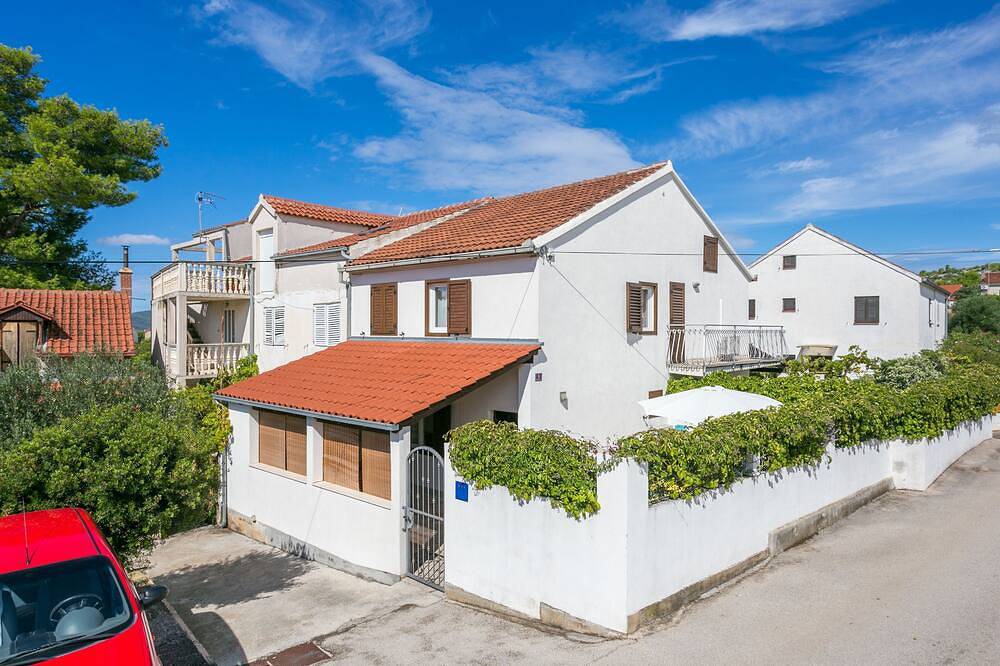 Ferienhaus mit Parkplatz Milna, Brac (K-20140) in Milna, Brac