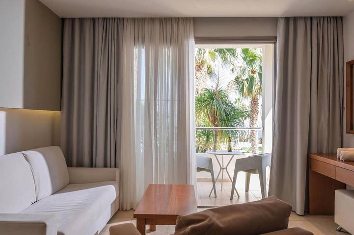 B&b voor 4 personen, with whirlpool and kinderzwembad as well as balkon op Kreta