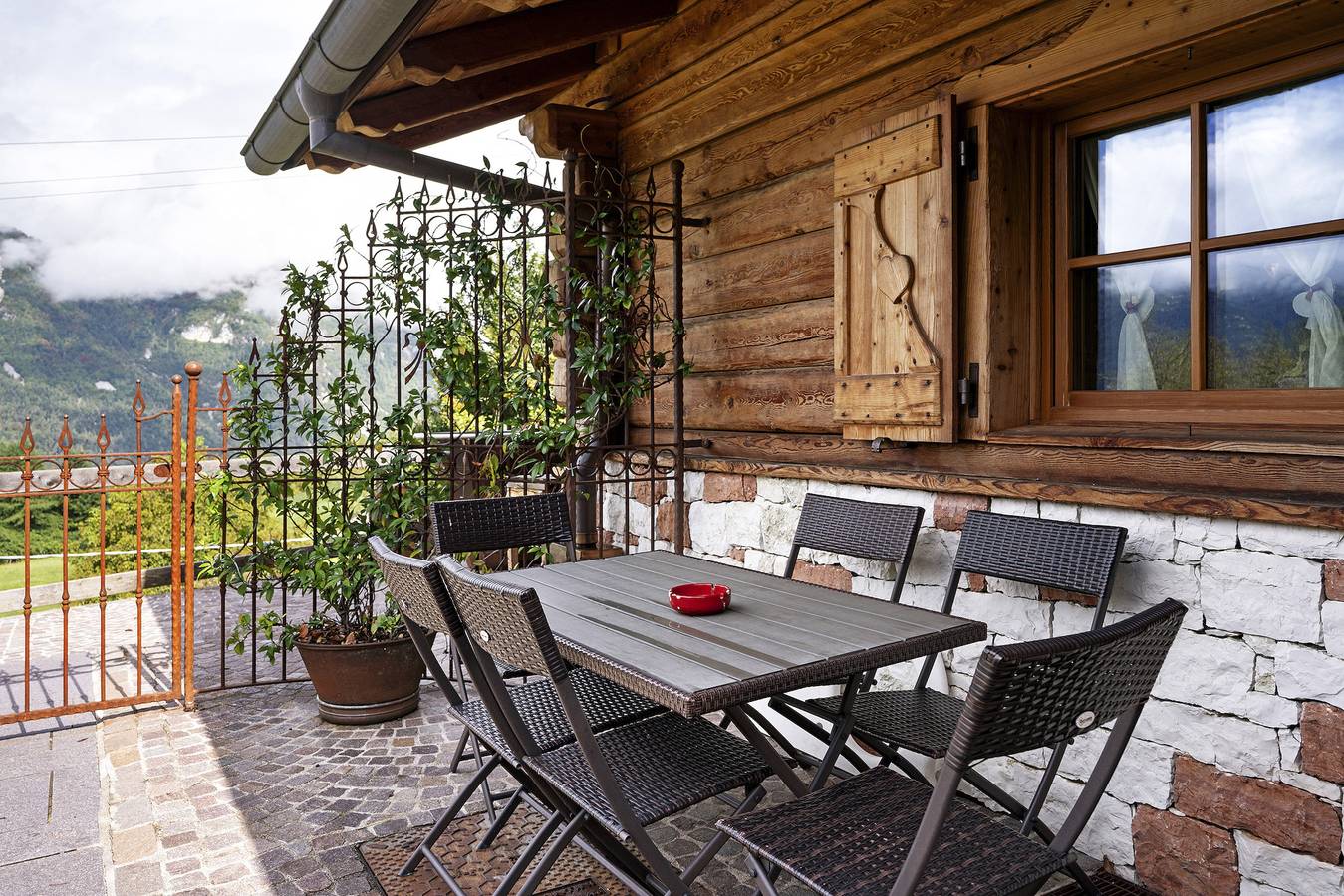 Room 'Camera Quadra' with Mountain View, Balcony and Wi-Fi in Arsiè, Belluno Province