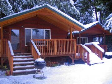 Log Cabin for 6 Guests in Clallam County, Picture 1