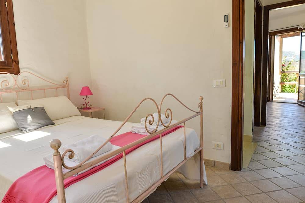 Villa indipendente con giardino e piscina privata ideale -Cin It111015C2000Q6211 in Domus De Maria, Cagliari e Dintorni