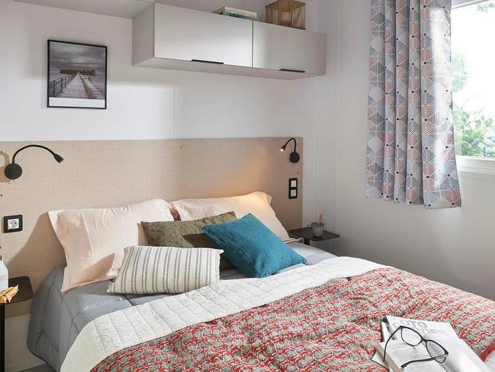 Flower Camping de Mars - Mobilhome 4 personnes - Mobil-home Vue Loire 33m² Premium / 2 chambres + Tv + Lv + Clim + Terrasse couverte 4 pers in Cordelle, Région de Roanne