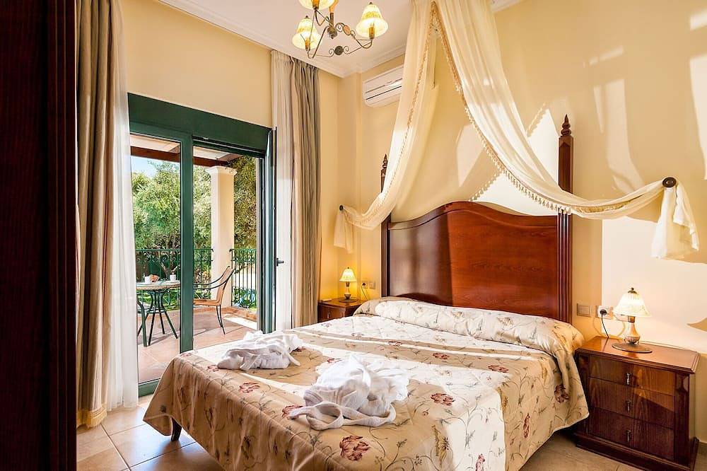 Piscina privada ★ Gran jardín ★ Wifi ★ 2 minutos en coche a la playa ★ 3 habitaciones in Daratsos, Region de Chania