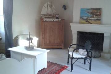 Gîte pour 5 personnes, avec jardin à Arces