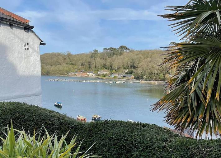 Holiday rental for 6 people, with garden in Helford