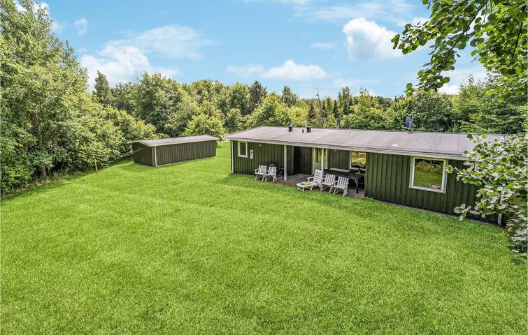 Ferienhaus für 8 Personen, mit Terrasse und Whirlpool sowie Sauna in Hvalpsund