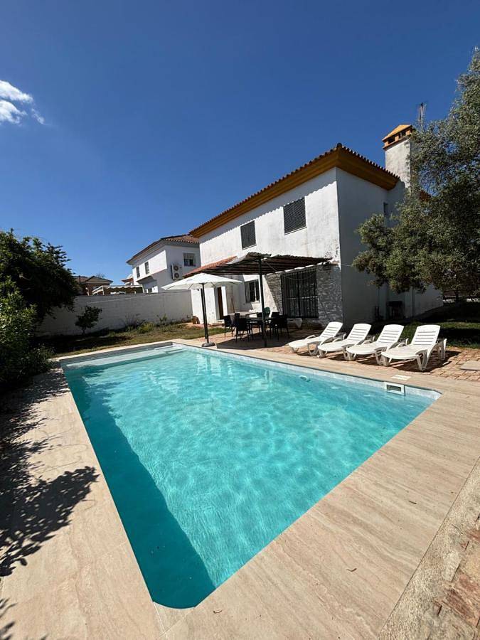 Casa de férias para 13 pessoas, com piscina e terraço e ainda jardim, com animais de estimação - 1