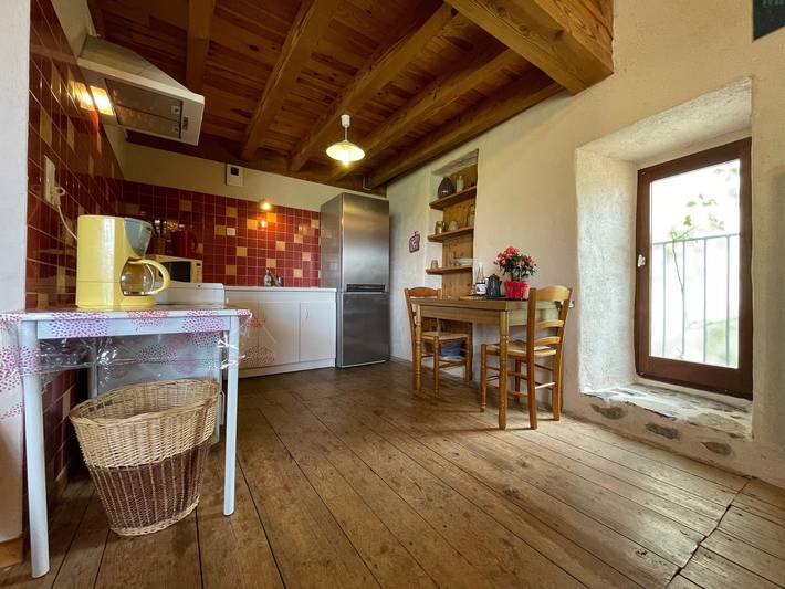 Granero restaurado con terraza y wifi en La Bastide in Retournac, Alto Loira