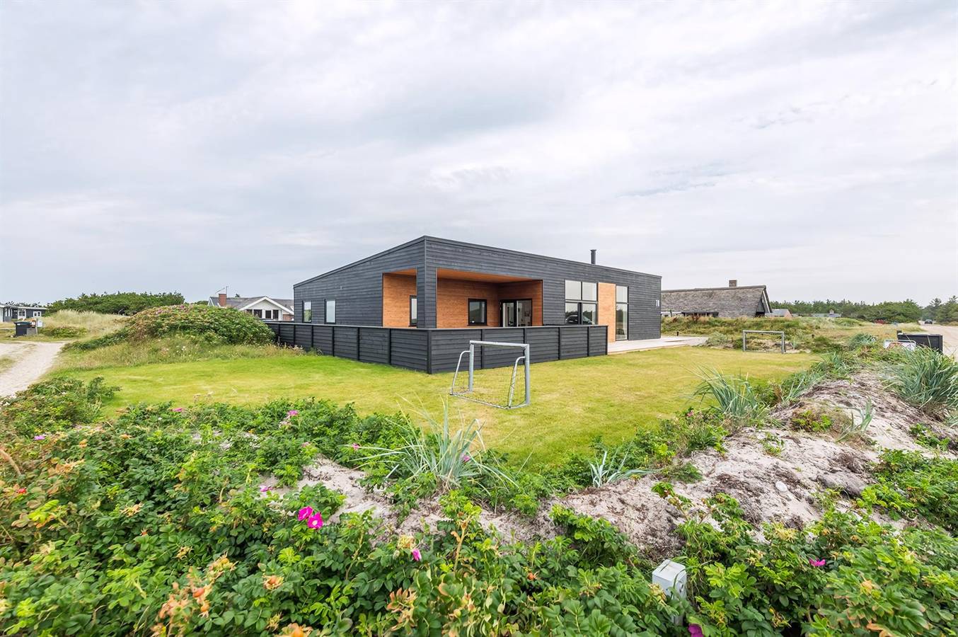 Pet friendly home in Hvide Sande with sauna in Bjerregård, Holmsland Klit