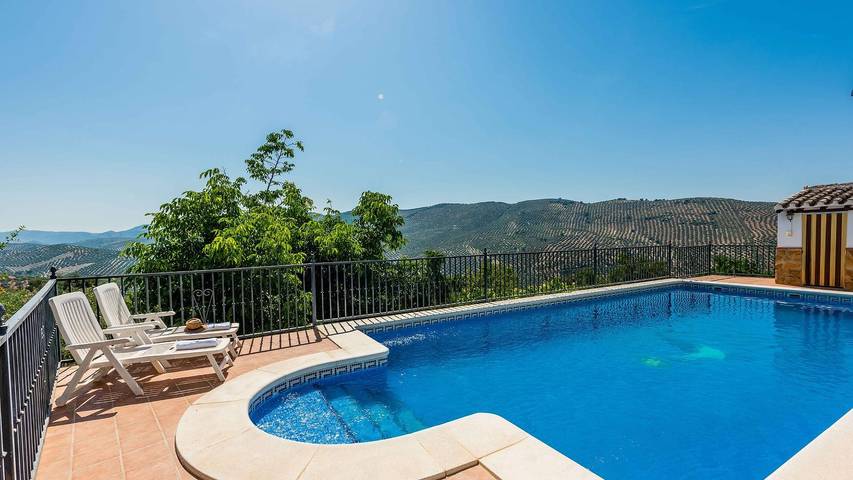 Chalet para 16 personas, con balcón/terraza además de jacuzzi y piscina en Sierras Subbéticas - 2