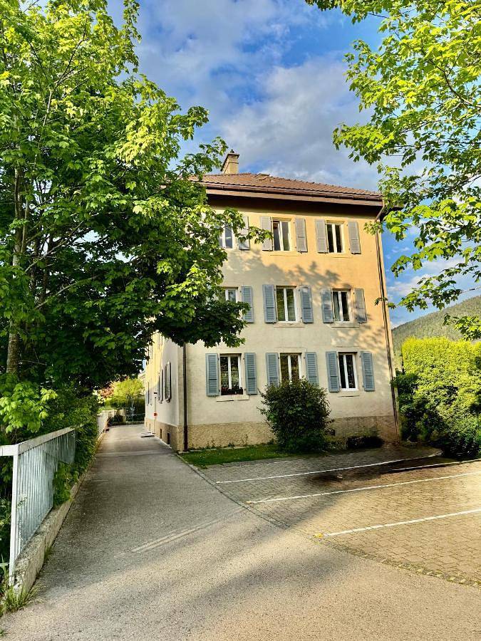 Ganze Wohnung, Three-Bedroom Apartment in Plancemont, Val-de-Travers