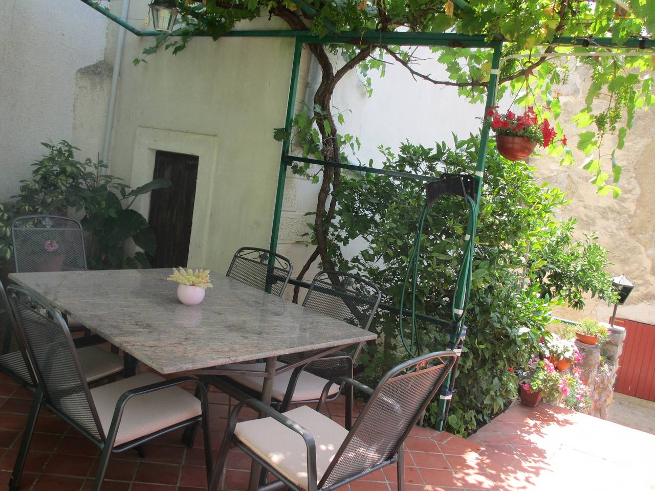 Ganze Wohnung, Studio Appartement mit Terrasse und Meerblick Cunski, Losinj -a in Cunski, Lošinj (Kvarner Bucht)