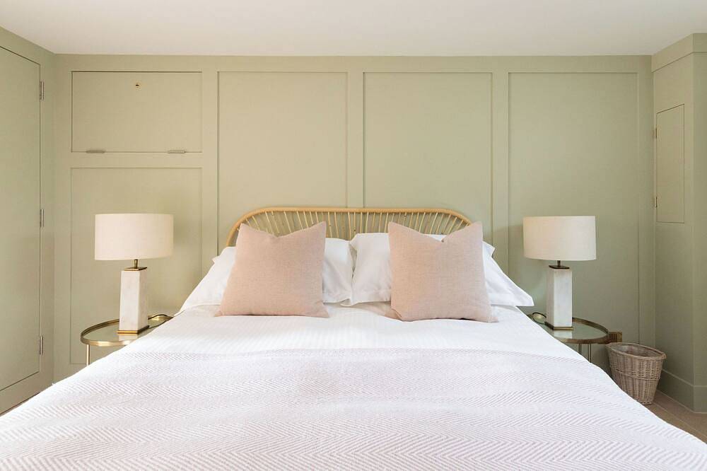 Entire apartment, A tastefully designed studio set just a few steps away from Arundel town centre in Arundel, South Downs