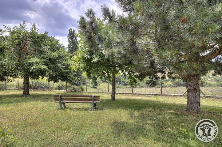 Location de vacances pour 6 personnes, avec jardin et vue dans Deux-Grosnes - 2