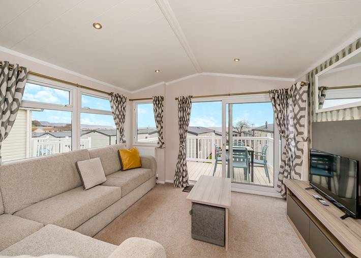 Caravan for 8 people in South West England