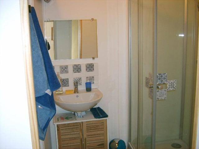Two-Bedroom House in Auzon, Parc Naturel Régional Livradois-Forez