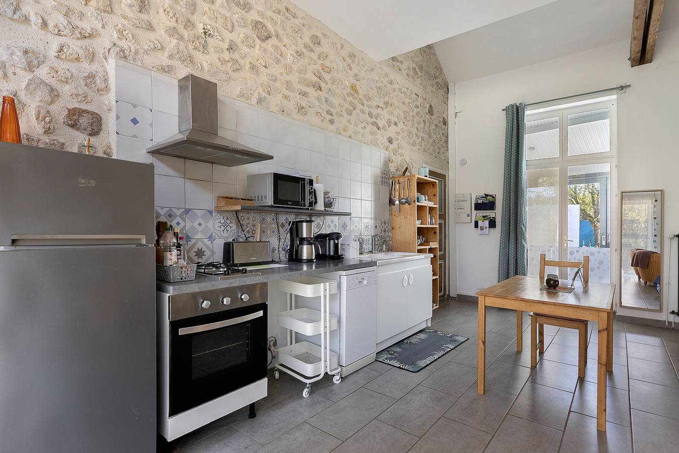 Gîte l'ancien préau - 2 personnes in Avrillé-les-Ponceaux, Vallée de la Loire