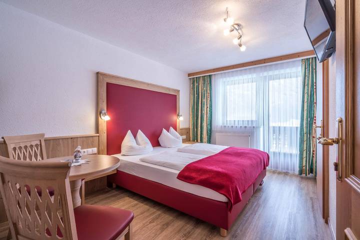 Bed and Breakfast für 8 Personen, mit Terrasse und Sauna im Ski-Optimal Hochzillertal - 4