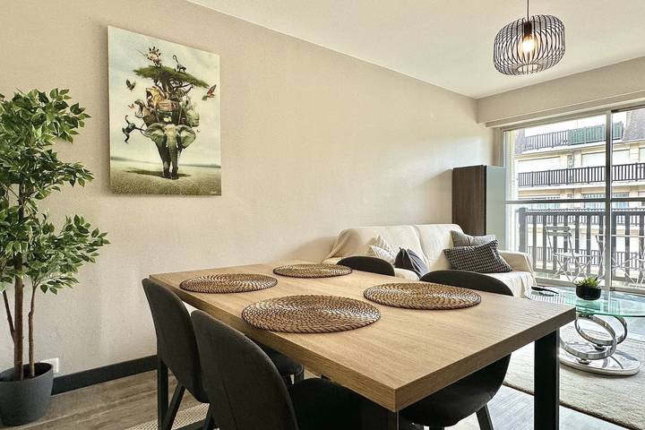 Gîte pour 4 personnes, avec Balcon dans Plage De Tourgeville - 3