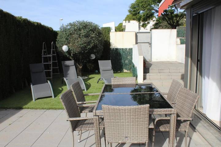 Chalet pour 9 personnes, avec vue et jardin, animaux acceptés à Cambrils - 2