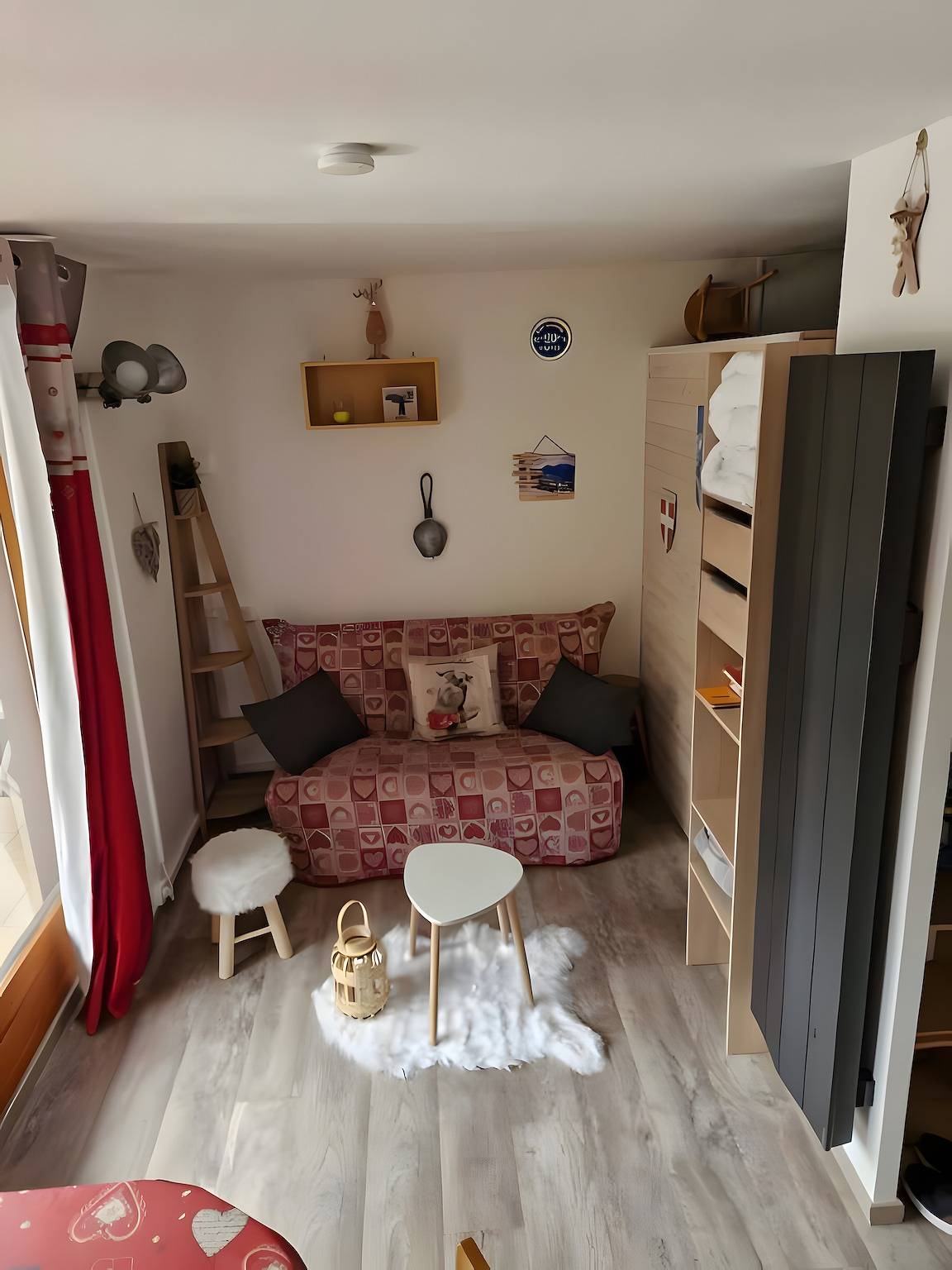 Ganze Wohnung, Appartement „Portes du Soleil, ruhig und nah am Skigebiet“ mit Bergblick und Balkon in Abondance, Les Portes du Soleil