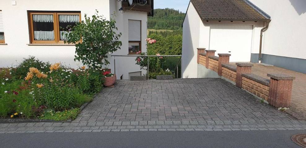 Ferienwohnung für 7 Personen, mit Garten und Ausblick in Kelberg - 2