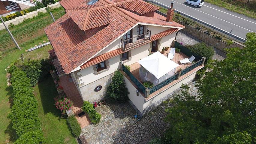 Casa rural para 10 personas, con jardín y jacuzzi, Familias con niños en Cantabria - 3