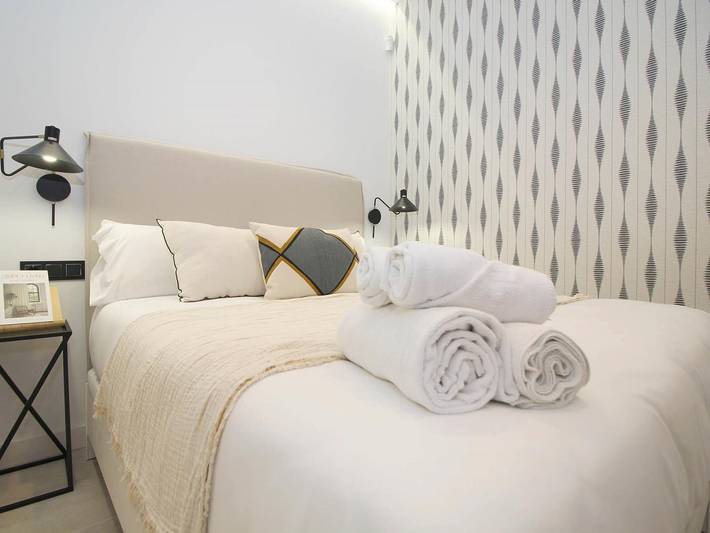 Ganze Ferienwohnung, Pereda Boutique Suites nahe dem Strand von Pedregalejo in Málaga (Este), Malaga
