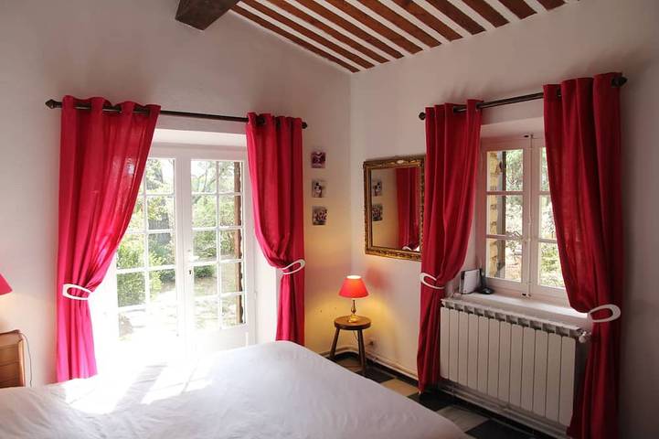 Location de vacances pour 8 personnes, avec jardin et terrasse à Murs - 2