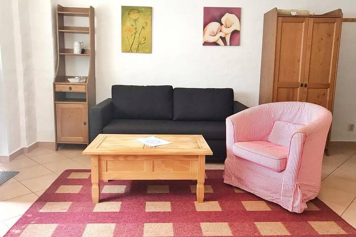 Ferienwohnung für 2 Personen, mit Garten und Terrasse sowie Sauna, mit Haustier