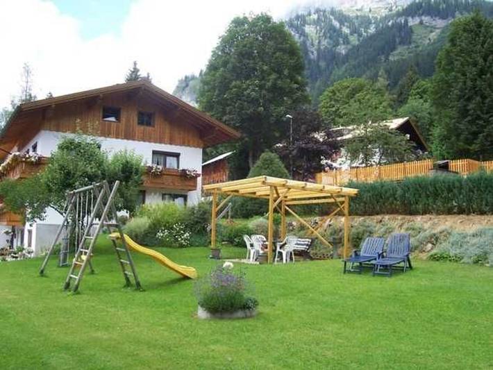 Ferienwohnung für 4 Personen, mit Terrasse und Garten sowie Ausblick in Nesselwängle - 2