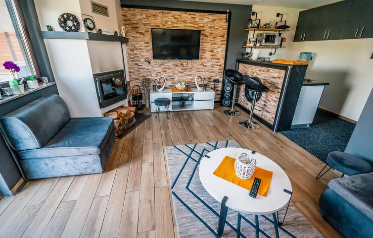 Charmantes 100 m² großes Apartment mit Pool, Küche und Parkplatz in Brod-Posavina