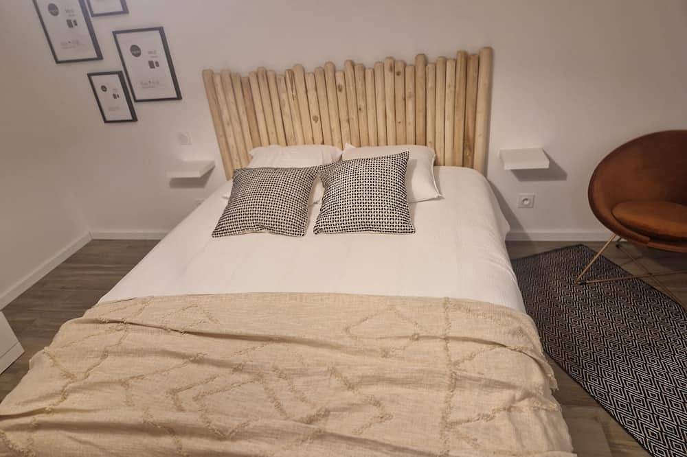 Villa Ty Varcq Avec Piscine Intérieure et vue mer in Locquirec, Ceinture Dorée