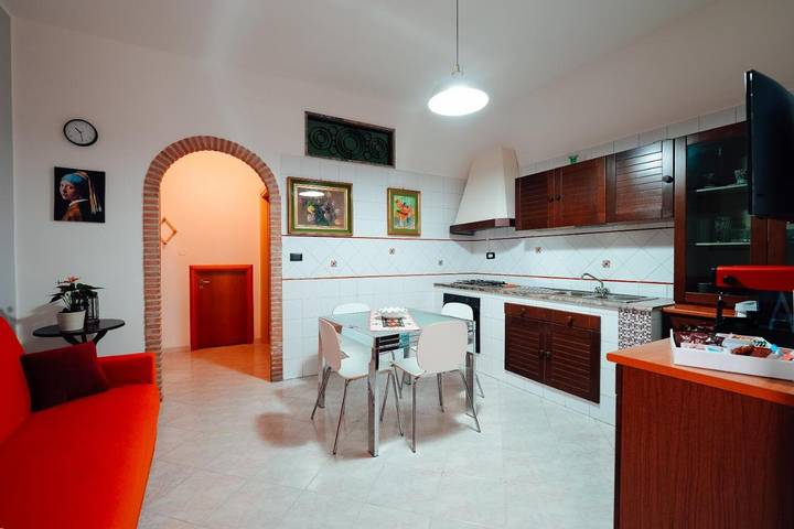 Casa vacanza per 2 persone, con giardino e terrazza nonché panorama in Fisciano