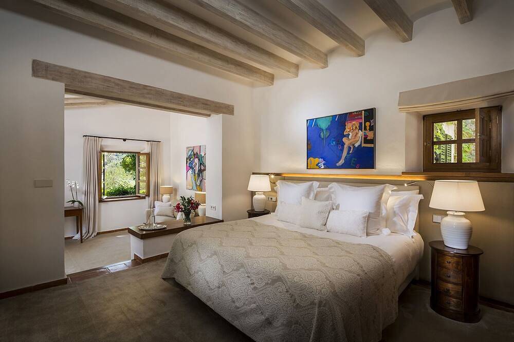 Astounding Mallorca Villa | La Mejor Vista | 5 Bedrooms | All Inclusive in Port des Canonge, Banyalbufar