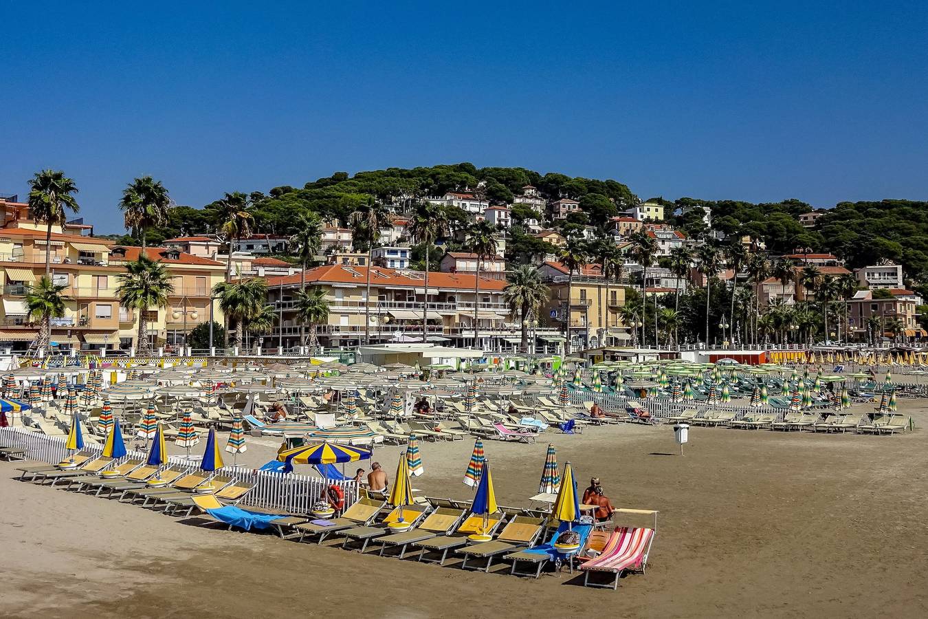 Ganze Wohnung, Front Beach Magic Sea - 20m From The Sea in Laigueglia, Riviera di Ponente