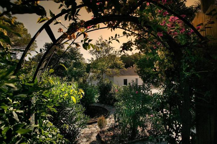 Finca für 12 Personen, mit Garten und Pool sowie Ausblick in Los Alcornocales