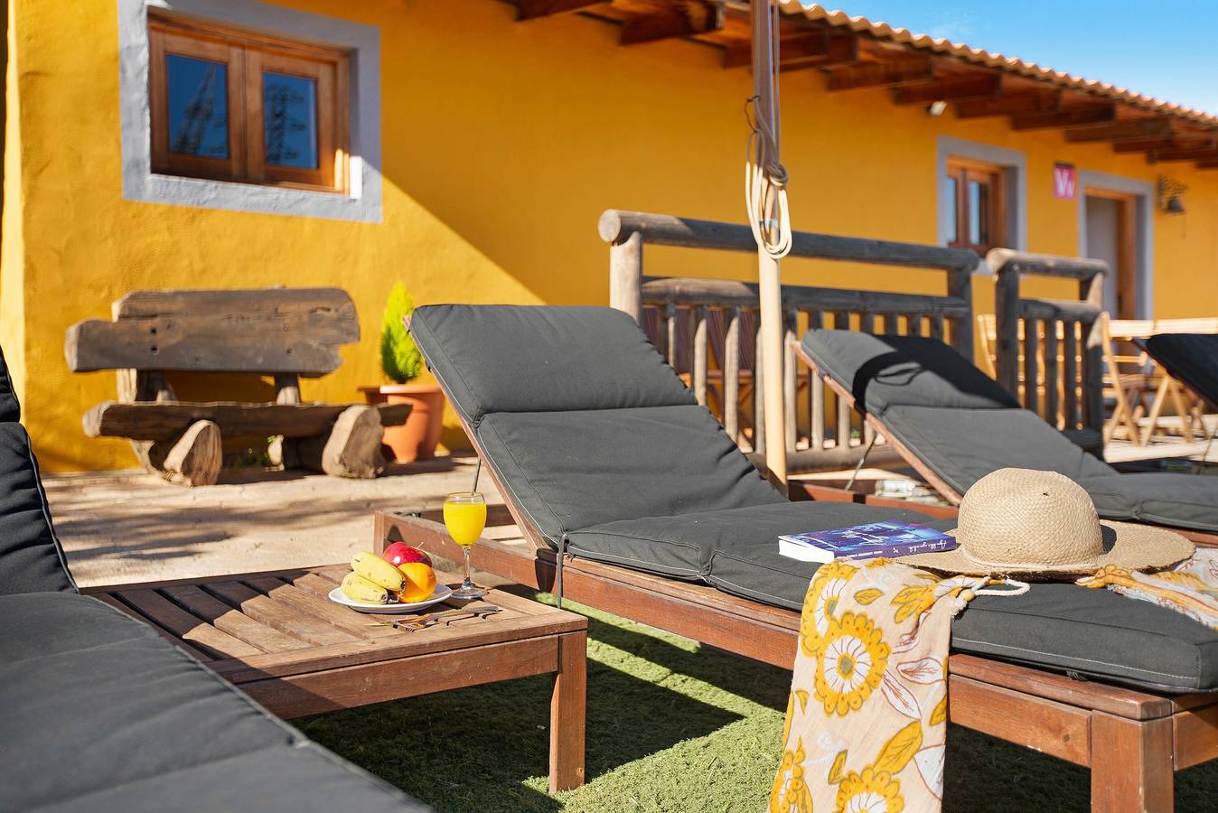 Maison "Casa Rural Los Colorados" avec vue montagne et piscine. in Vega de San Mateo, Grande Canarie du Nord