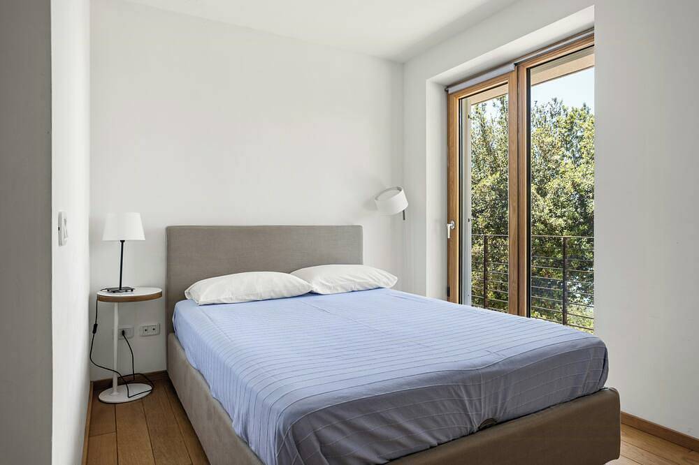 Villa sur le lac de Bracciano avec plage privée in Anguillara Sabazia, Lac de Bracciano