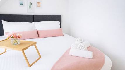 Holiday Rental for 8 People in Abbey Ward, Cambridge, Photo 2