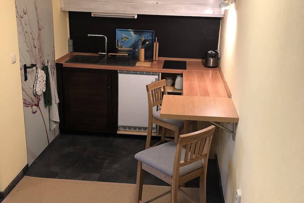 Ganze Wohnung, Radlerzimmer mit separatem Bad außerhalb des Zimmers. Sehr gemütlich. in Ziethen, Vorpommern Greifswald