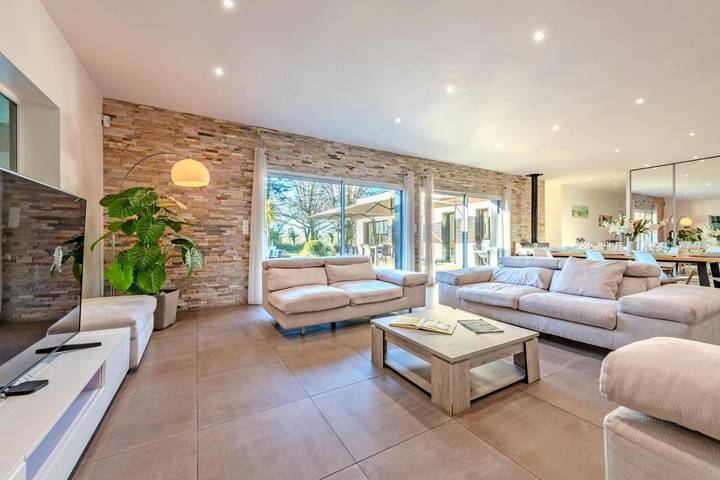 Location de vacances pour 15 personnes, avec sauna et vue ainsi que jardin et piscine, animaux acceptés à Sizun - 4