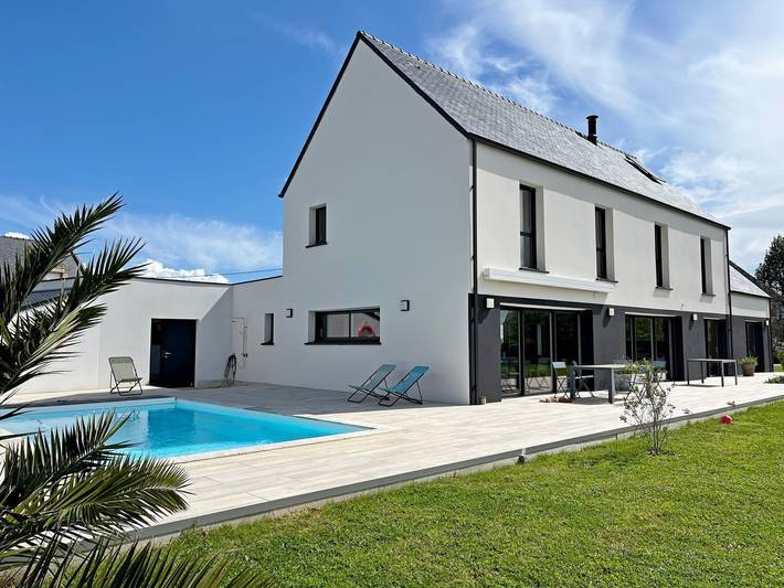 Gîte pour 12 personnes, avec Terrasse ainsi que Jardin et Piscine à Locmariaquer