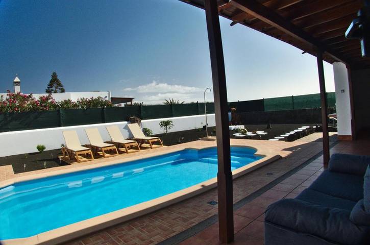 Chalet para 4 personas, con jardín además de piscina y vistas en Lanzarote - 2