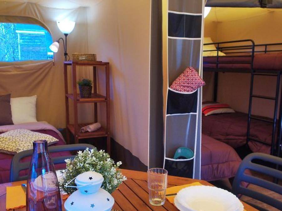 Vvf Villages - Haute Corrèze - Eygurande - Bungalow de lona 6 personas - Hypitipy 23m²- 2 dormitorios- sin sanitarios in Monestier-Merlines, Ussel region