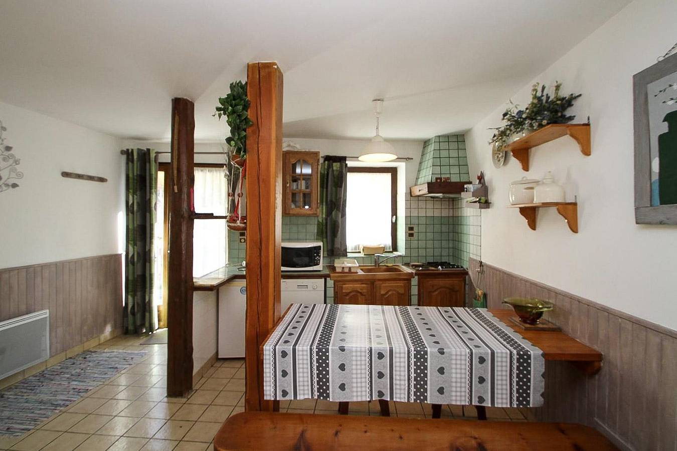 Cozy Gite with Garden, Internet, Near Ski Lift & Restaurants in Abriès, Queyras