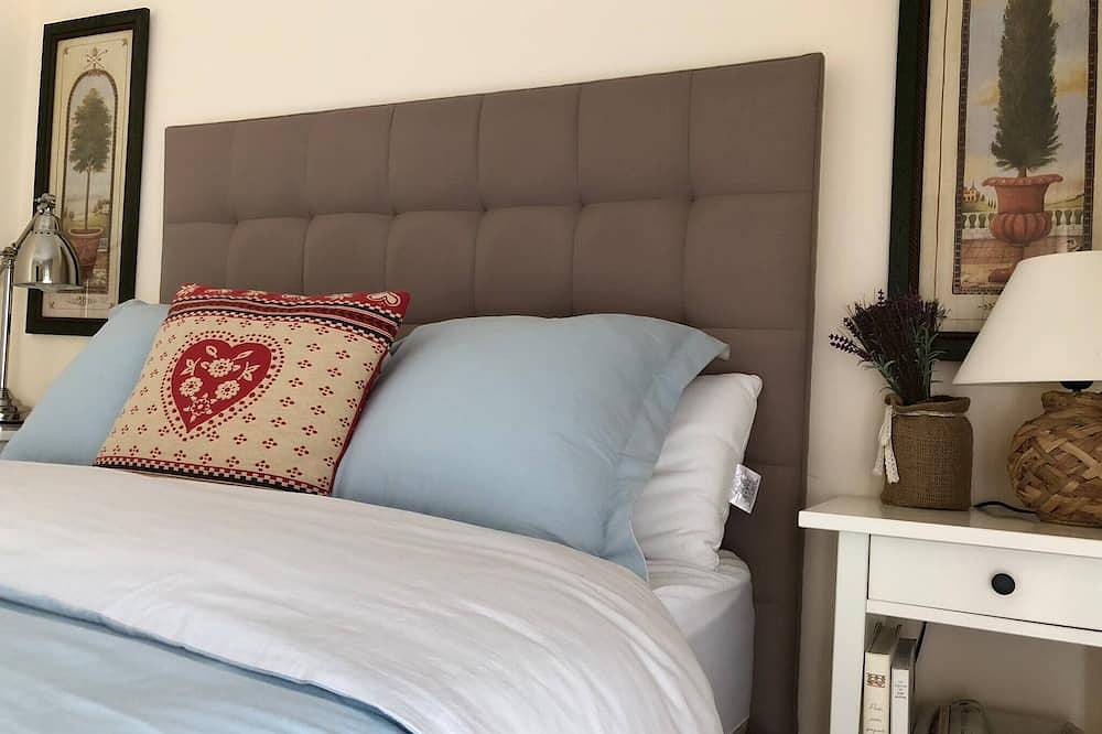 Entire apartment, Charming Apartment With Views In Las Margas Golf n001 in Sabiñánigo, Spanish Pyrenees