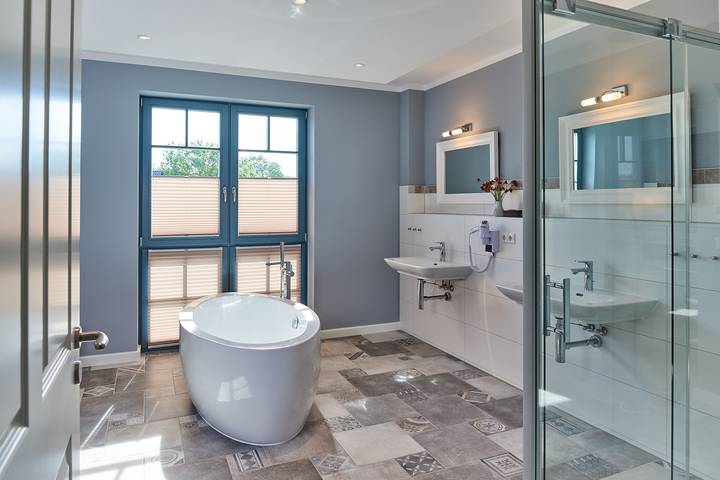 Ferienhaus für 8 Personen, mit Balkon und Sauna sowie Whirlpool, kinderfreundlich in Sellin - 4