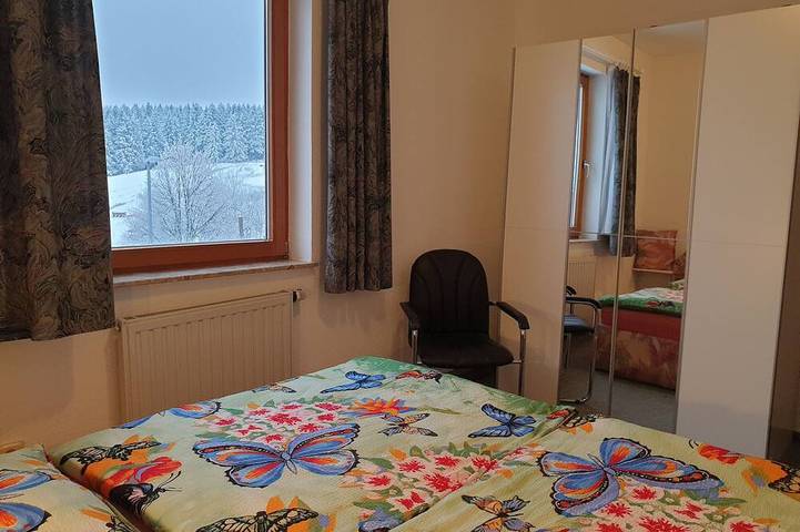 Ferienwohnung für 2 Personen, mit Haustier in Neuhaus am Rennweg - 2