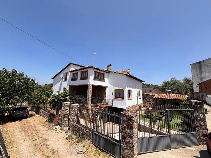 Ferienhaus für 18 Personen, mit Terrasse und Ausblick, mit Haustier - 1